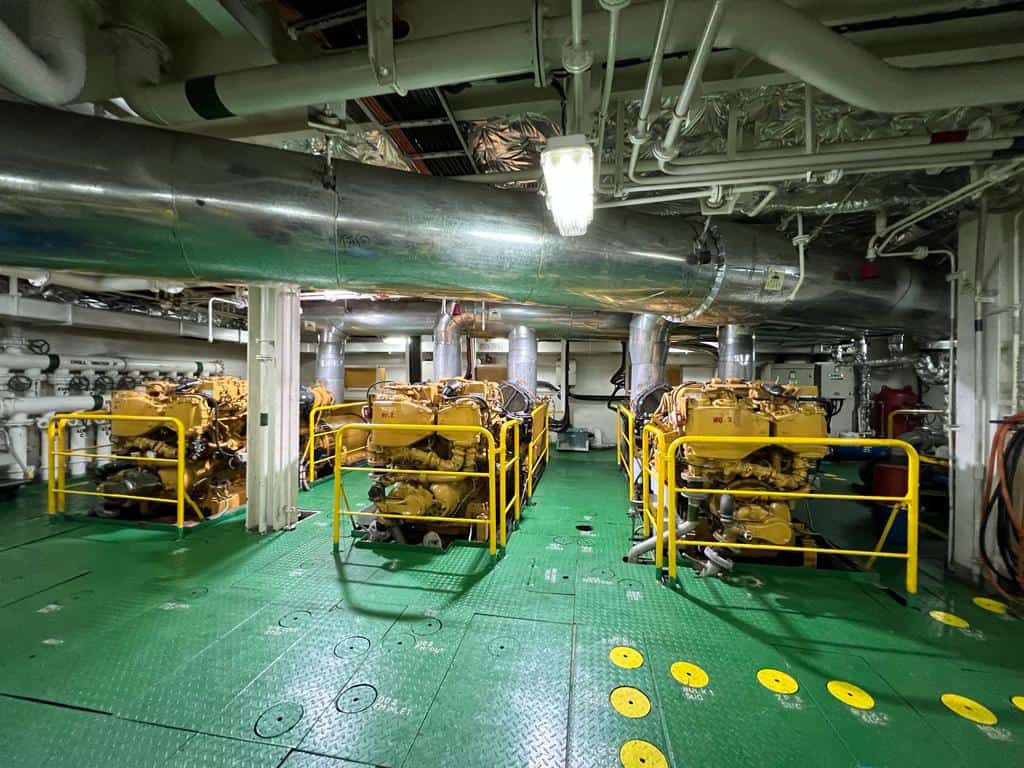 Engine Room (3) Engine Room