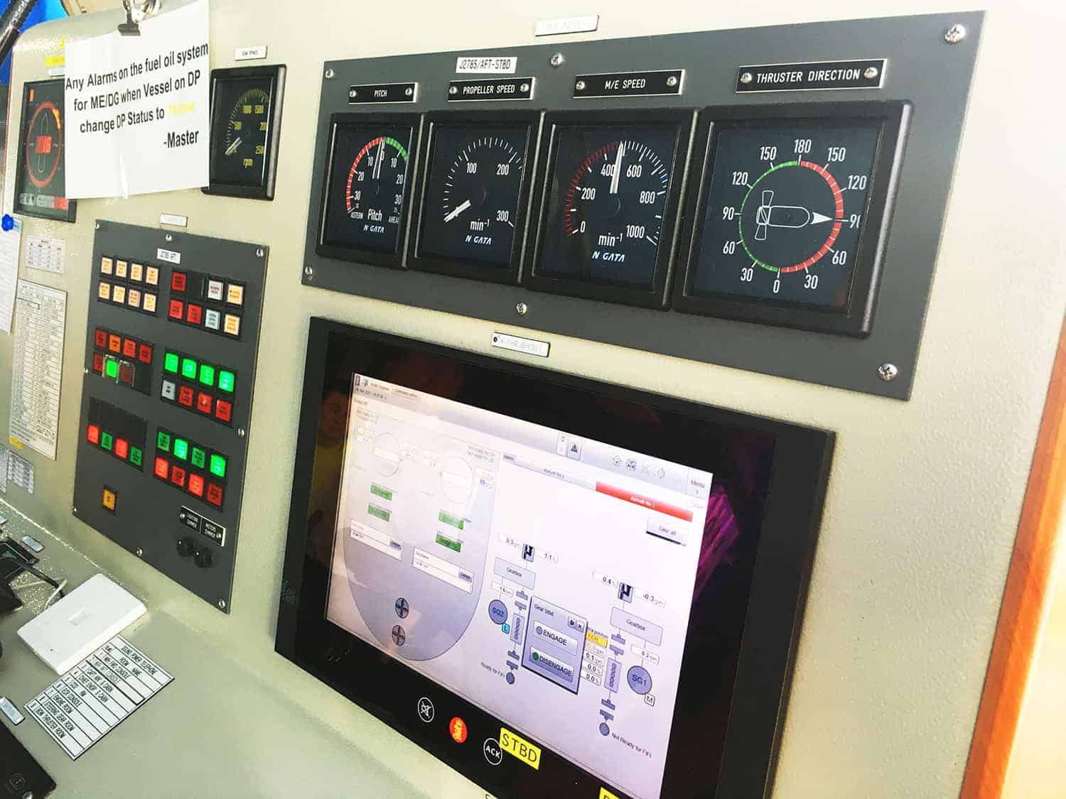 IMG_0626.jpg Engine Control Room